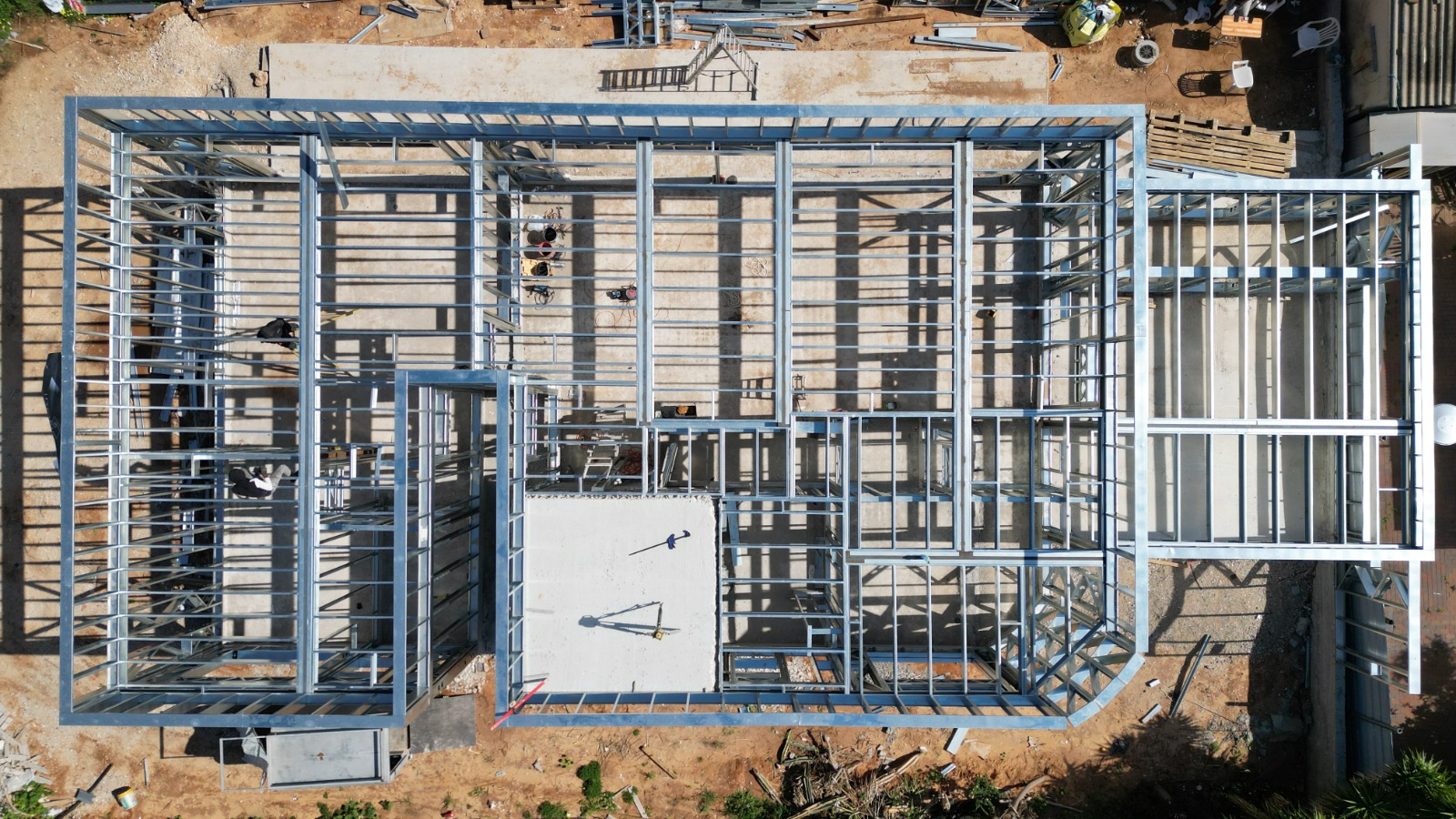 בית מודרני שנבנה בטכנולוגיית LGS - שלד פלדה קל וחזק